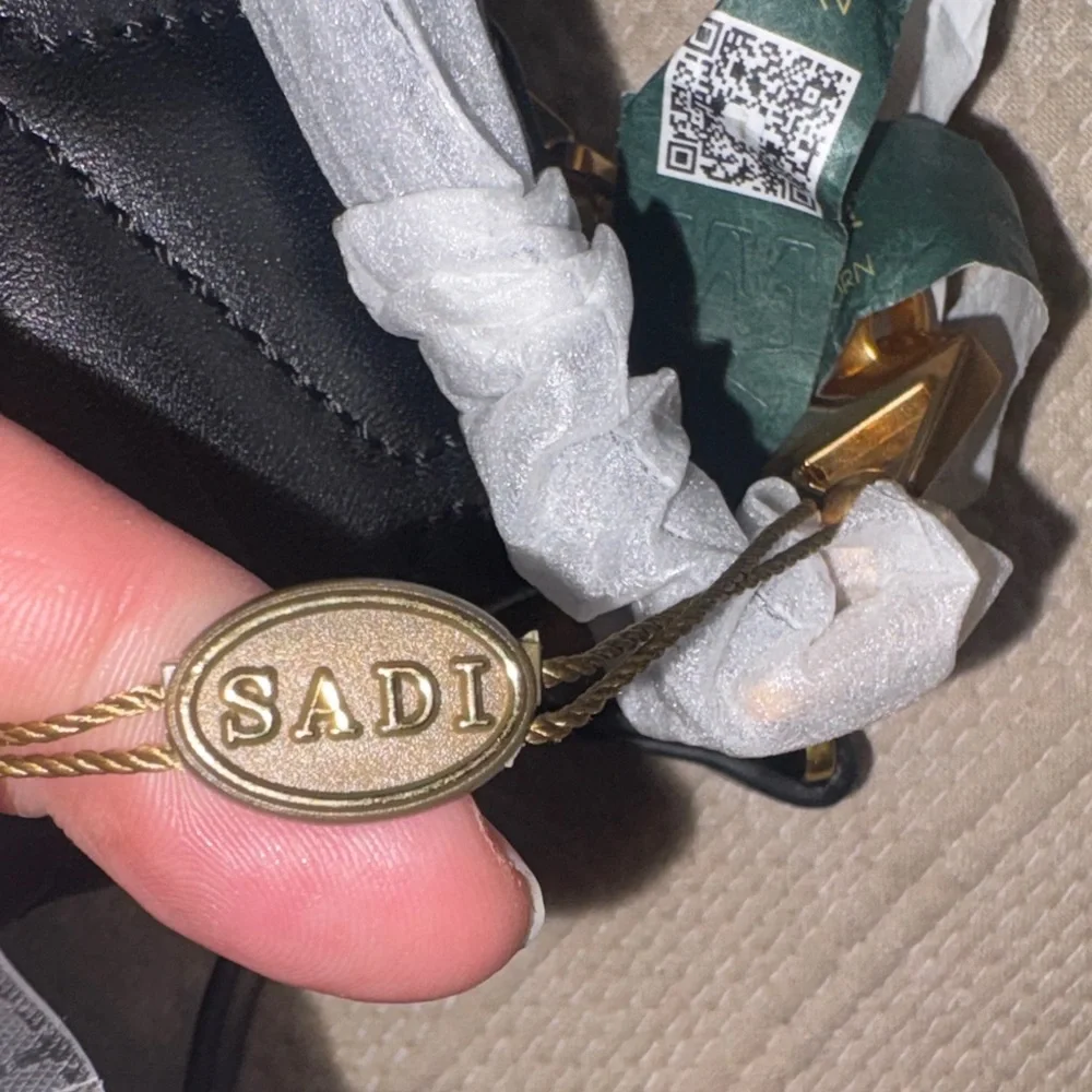 Sadi Elegant Black Quilted Handbag 2way bag. New with tags. Made in Italy. - Picture 6 of 12